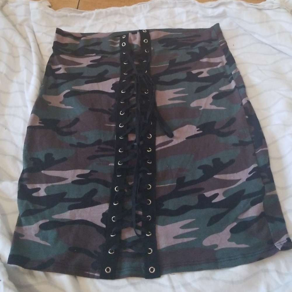 Fashion nova mini skirt